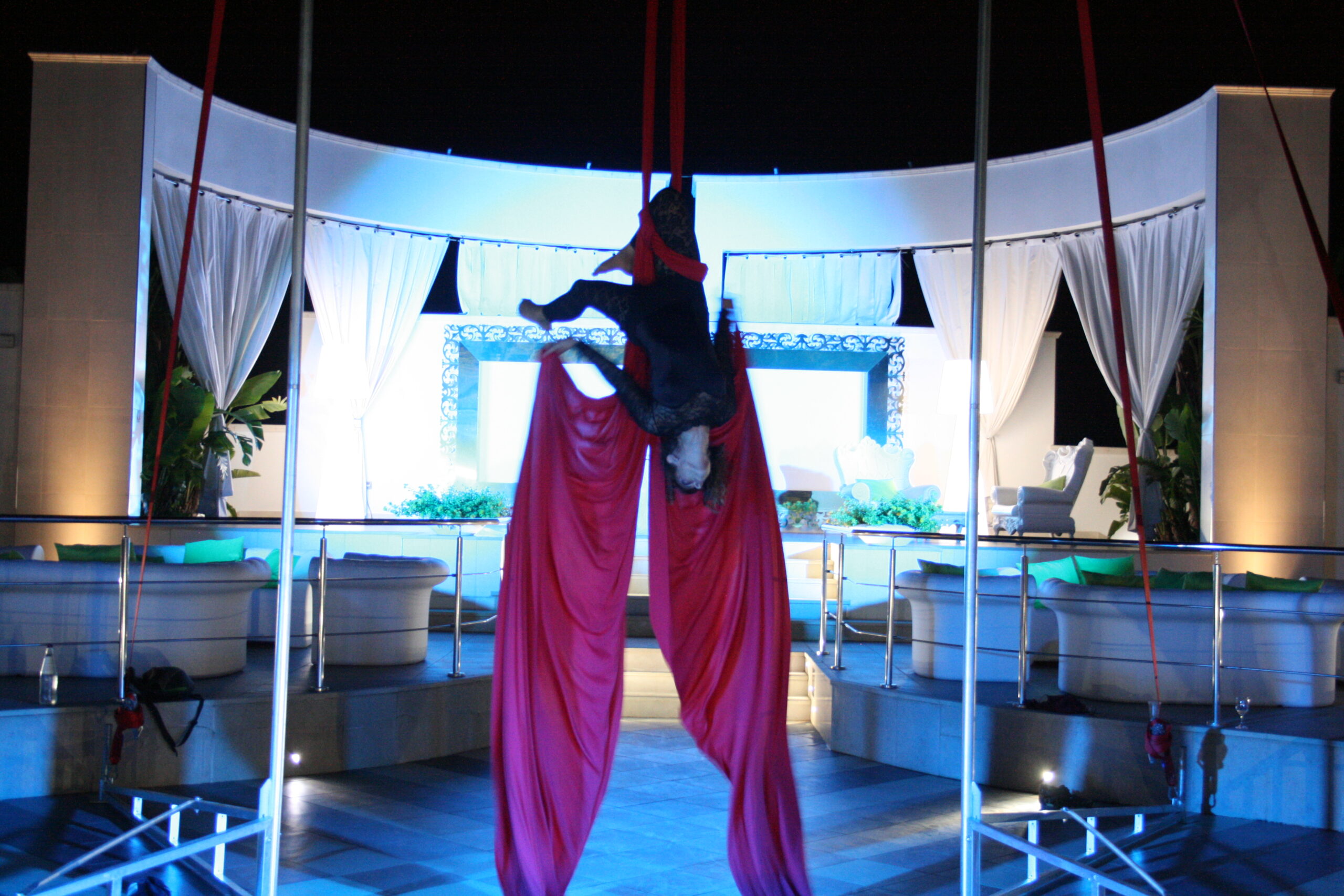 Acrobatica aerea - Artisti di strada - Open circus Puglia- lecce - brindisi - taranto (2)