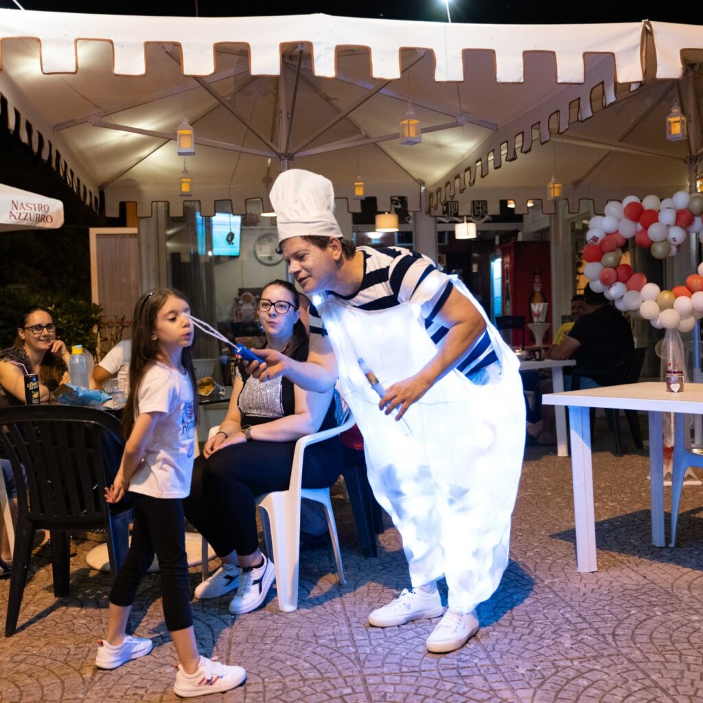 Un-cuore-grande-cosi-artistidistrada-puglia-lella-bretella-papillon-le-burlon-2 Un-cuore-grande-cosi-artistidistrada-puglia-lella-bretella-papillon-le-burlon-2