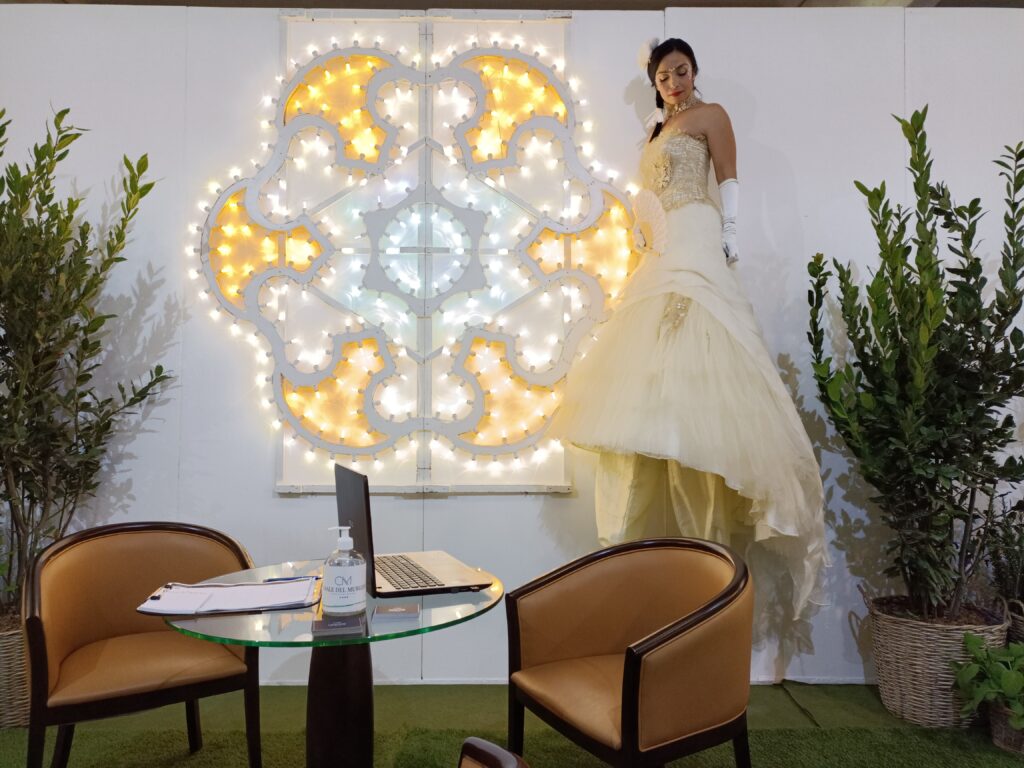 Trampolieri a tema circo per eventi, feste e spettacoli: artisti su trampoli con costumi colorati, gag comiche e acrobazie spettacolari. Ideali per parate, intrattenimento itinerante, performance di apertura o chiusura, animazione tra gli spettacoli e momenti fotografici. Perfetti per sagre, festival, feste di piazza, eventi aziendali e matrimoni a tema. Atmosfera magica, divertimento e scenografia garantiti.