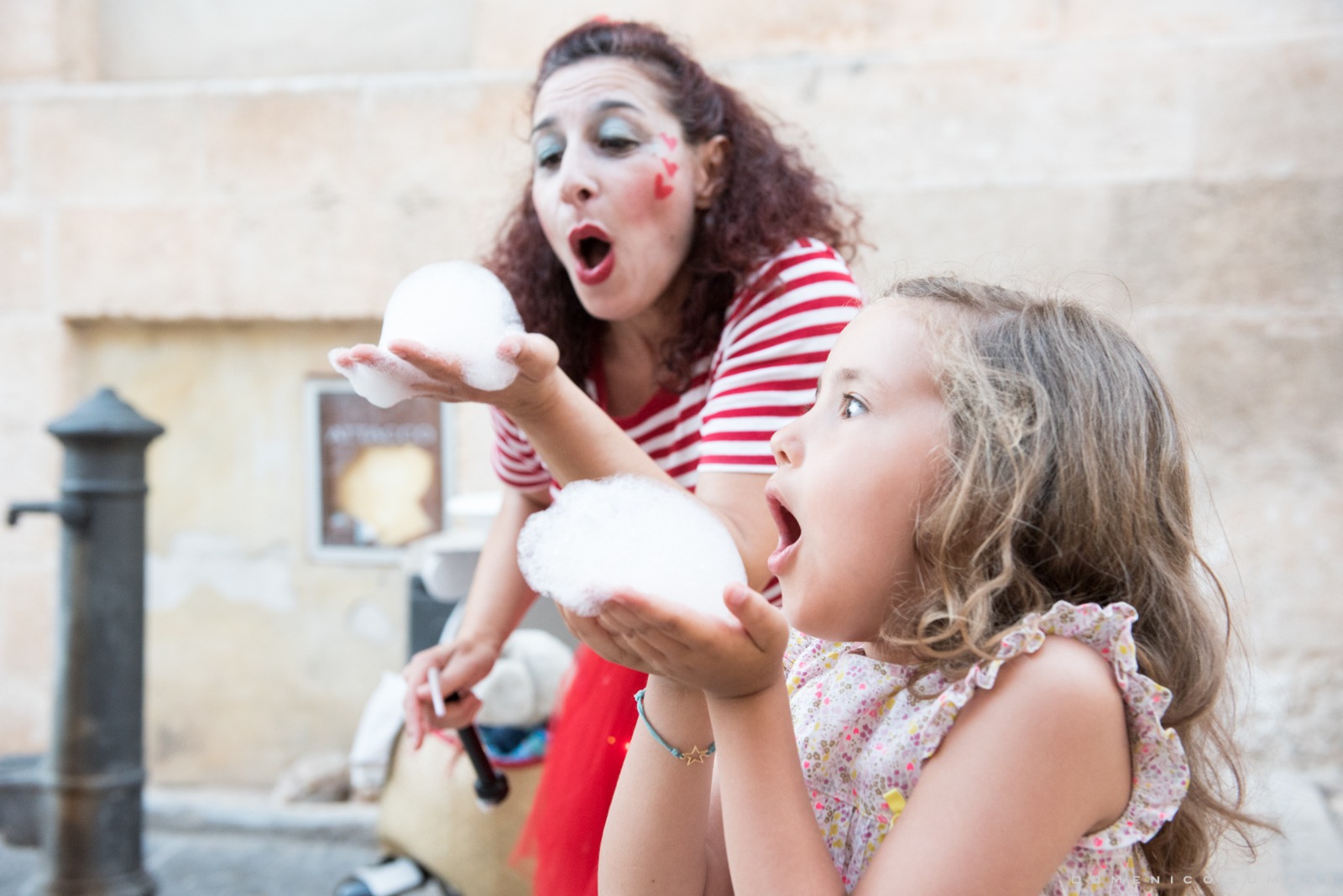 lella-bretella-bolle-di-sapone-carretto-luminoso-luminarie-artista-di-strada-puglia-open-circus-puglia-japigia-wedding (14)
