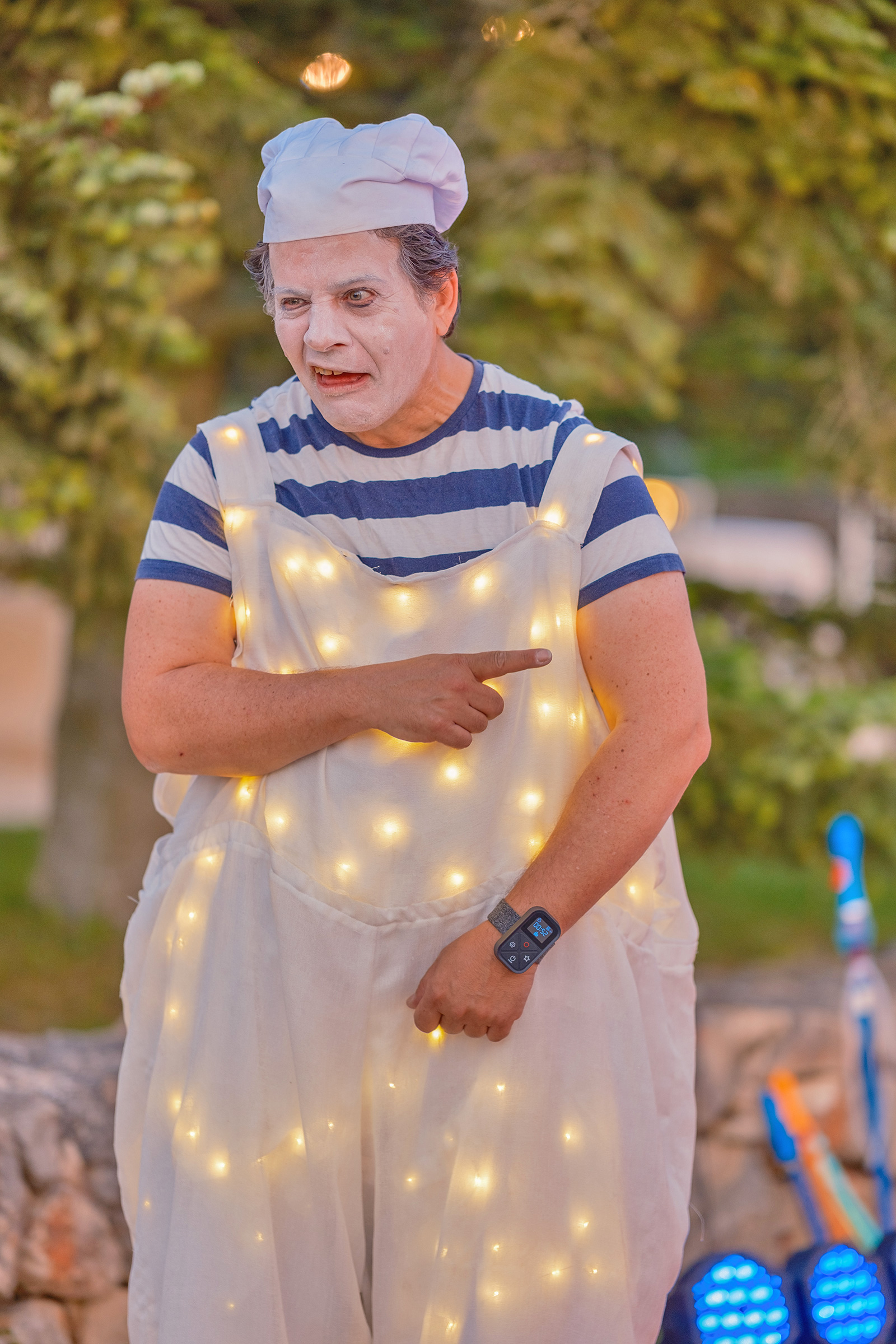 un-cuore-grande-cosi-matrimonio-artistidistrada-puglia-open-circus-puglia-japigiawedding-lella-bretella-papillon-le-burlon-alla-ricerca-della-felicita (2)