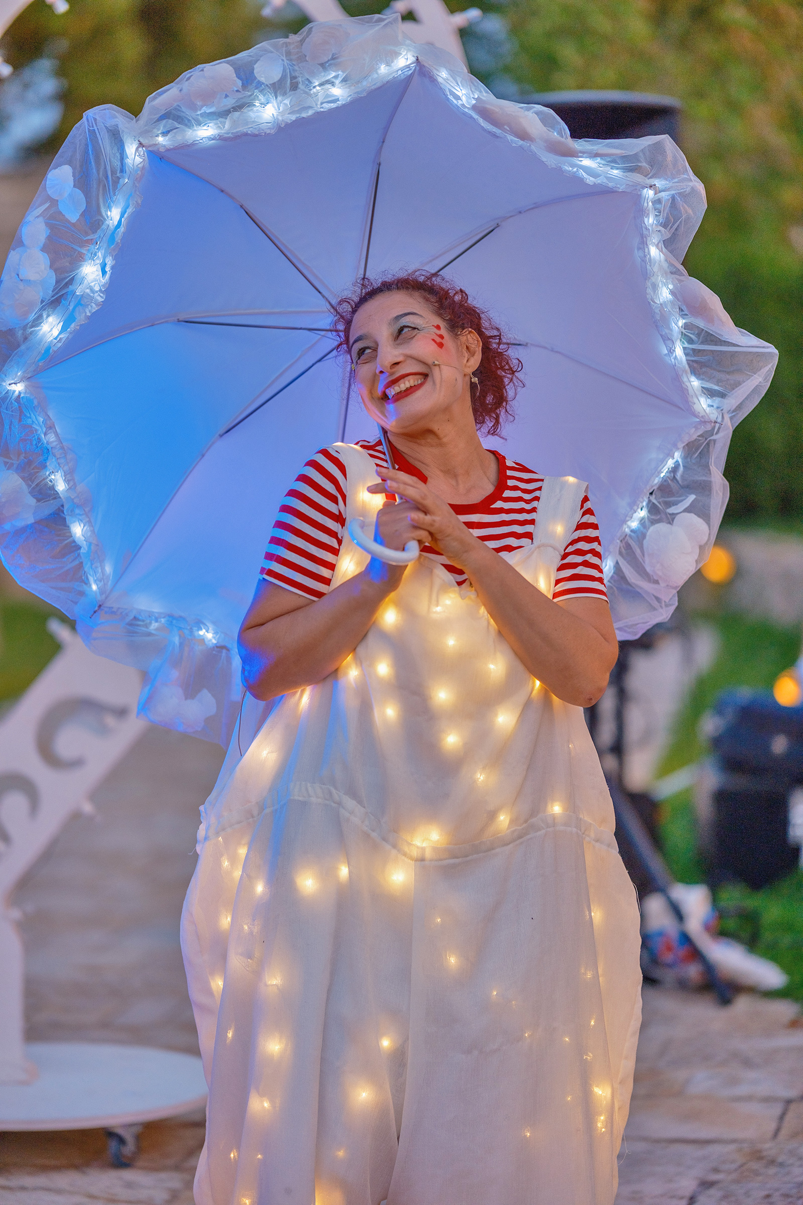 un-cuore-grande-cosi-matrimonio-artistidistrada-puglia-open-circus-puglia-japigiawedding-lella-bretella-papillon-le-burlon-alla-ricerca-della-felicita (3)