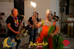 lella-bretella-papillon-le-burlon-stralunarte-artistidistradapuglia (1)