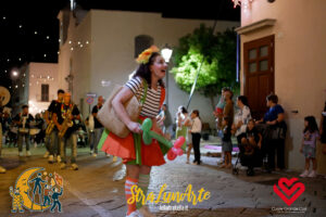 lella-bretella-papillon-le-burlon-stralunarte-artistidistradapuglia (5)