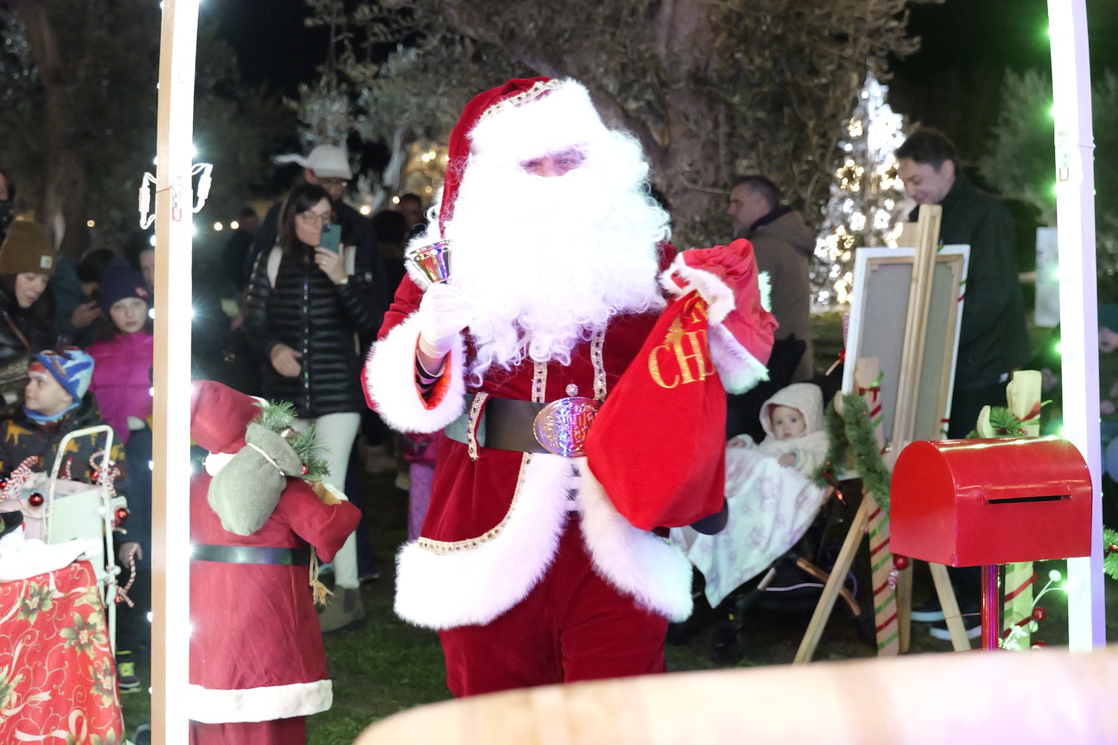 lella-bretella-natale-spettacoli-cupola-animazione-video-selfie (7)