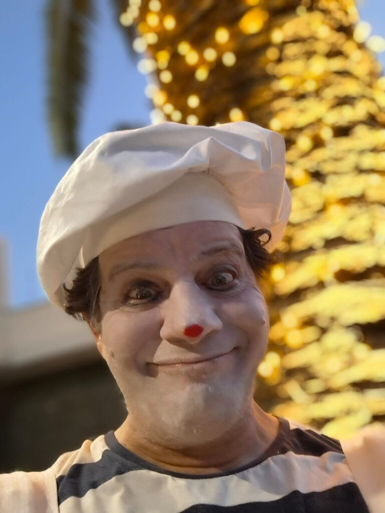 lella-bretella-papillon-le-burlon-cuore-grande-cosi-artistidistrada-pugllia-open-circus-puglia-japigia-wedding (83) lella-bretella-papillon-le-burlon-cuore-grande-cosi-artistidistrada-pugllia-open-circus-puglia-japigia-wedding (83)