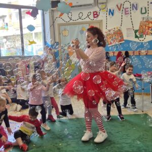missione-bolle-di-sapone-lella-bretella-artistidistrada-puglia-open-circus-puglia-japigia-weddimg (345) missione-bolle-di-sapone-lella-bretella-artistidistrada-puglia-open-circus-puglia-japigia-weddimg (345)