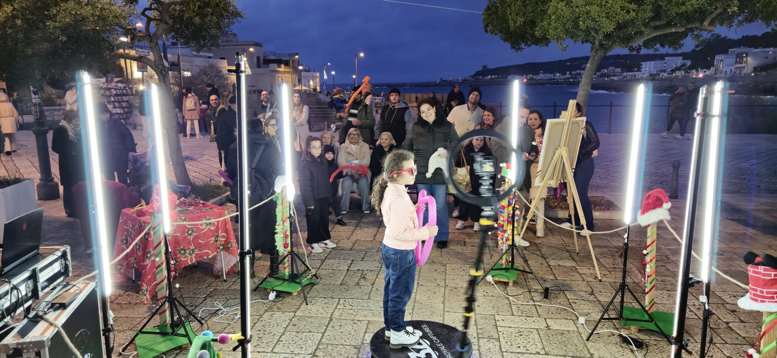 video-booth-360-selfie-natale-lella-bretella-spettacoli-animazione (7)