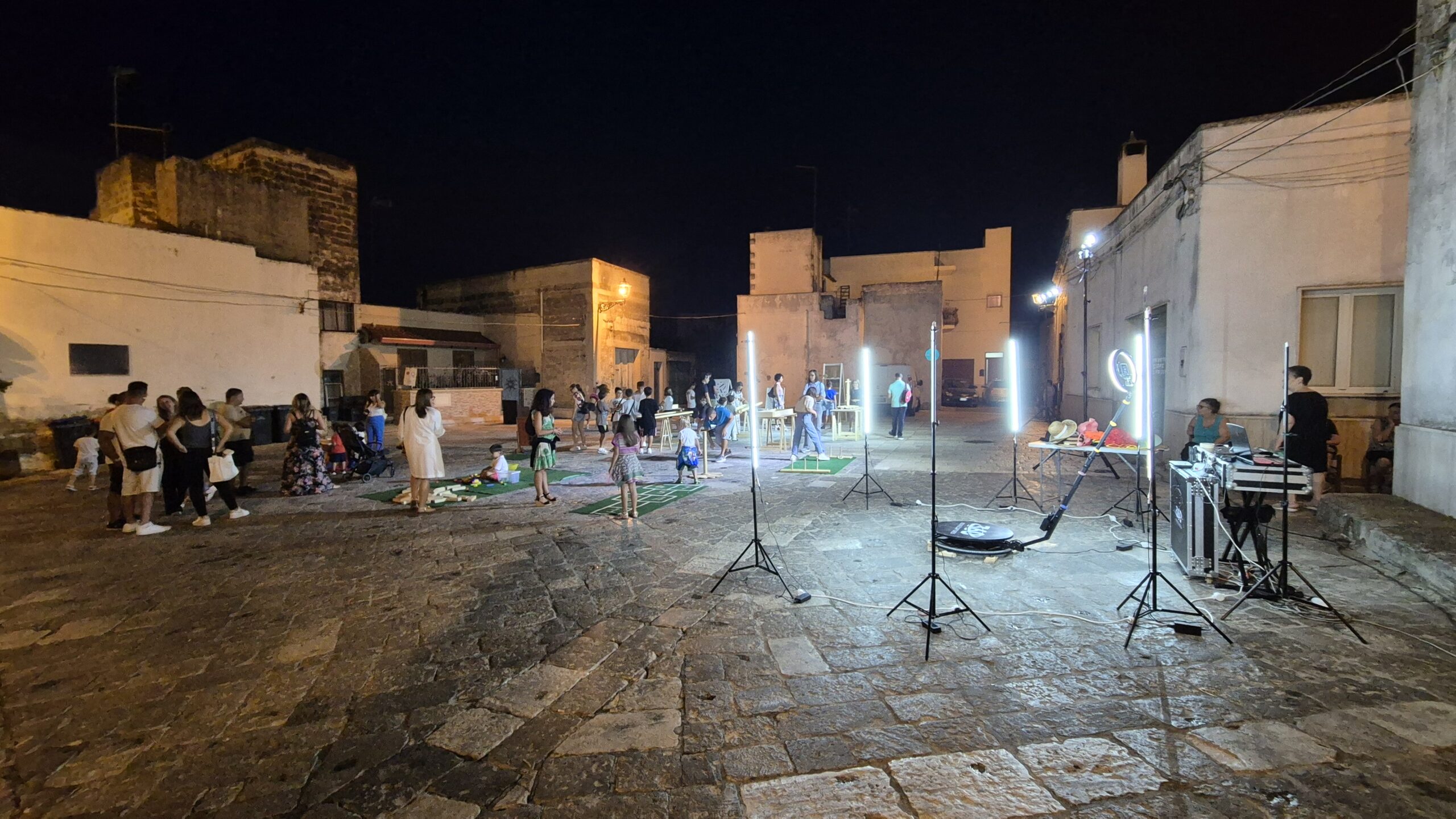 villaggio-balocchi-giochi-in-legno-illuminazione-lella-bretella-spettacoli-eventi (10)