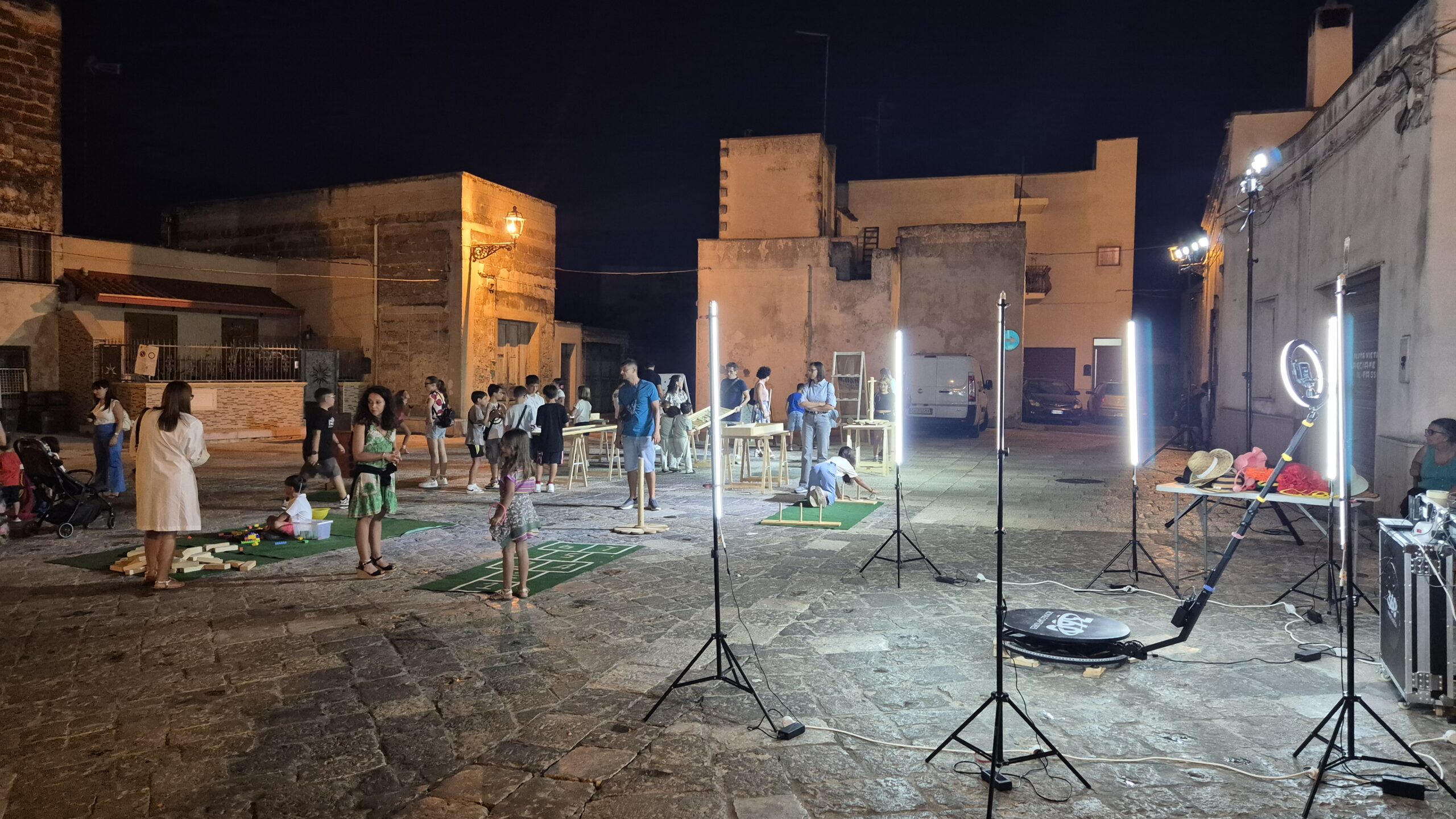 villaggio-balocchi-giochi-in-legno-illuminazione-lella-bretella-spettacoli-eventi (12)