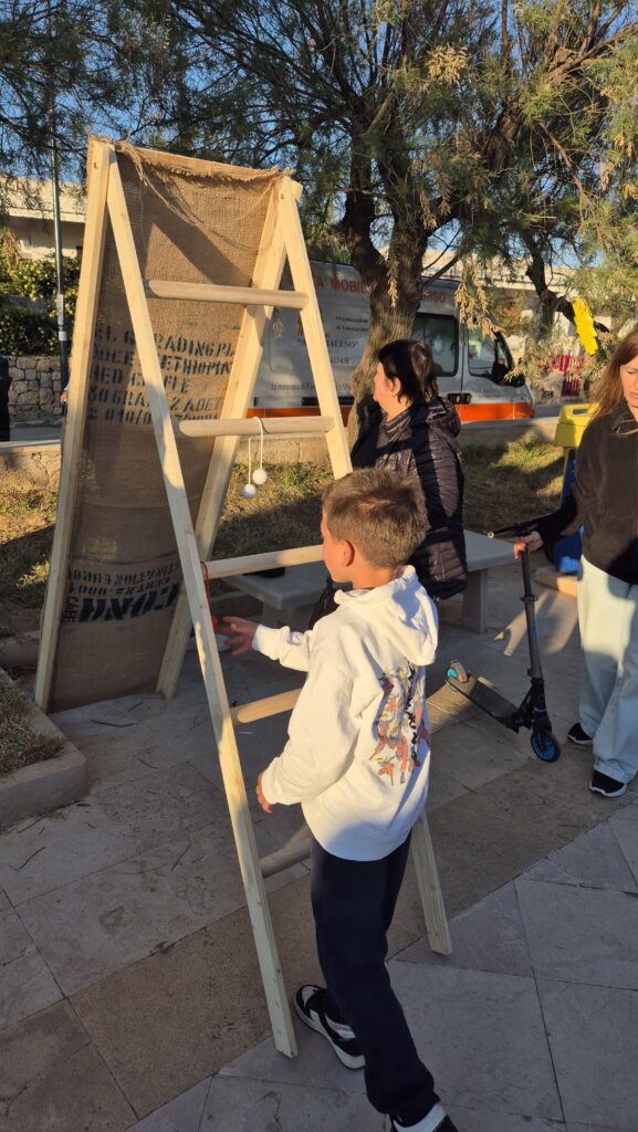 stralunarte-giochi-in-legno-lella-bretella (37)