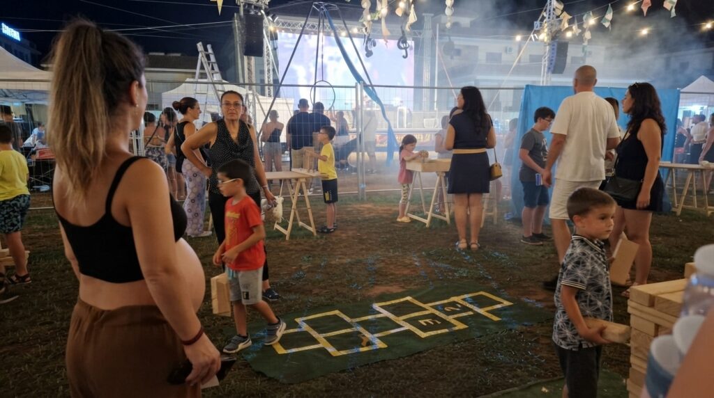 villaggio-balocchi-noleggio-antichi-giochi-in-legno-lella-bretella-papillon-le-burlon (2)